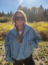 Load image into Gallery viewer, FUZZY QUARTER ZIP - blue/brown