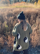 Load image into Gallery viewer, YIN YANG CARDI - army green