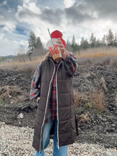 Load image into Gallery viewer, FIRESIDE LONG PUFF VEST - CHARCOAL