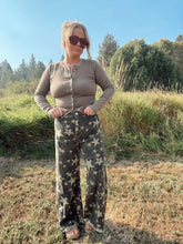 Load image into Gallery viewer, STAR CAMO PANTS