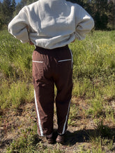 Load image into Gallery viewer, WINDBREAKER SPORTY PANT - brown