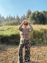 Load image into Gallery viewer, RIBBED BUTTON DOWN LONG SLEEVE - mocha