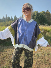 Load image into Gallery viewer, STARBURST ZIP UP - blue