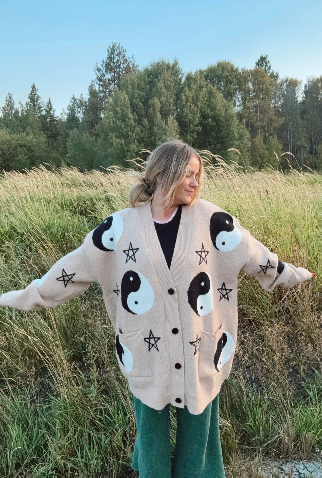 YIN YANG STAR CARDIGAN