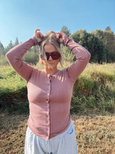 Load image into Gallery viewer, RIBBED BUTTON DOWN LONG SLEEVE - mauve