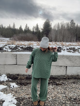 Load image into Gallery viewer, FEELIN’ DREAMY oversized top