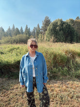 Load image into Gallery viewer, DENIM BUTTON DOWN
