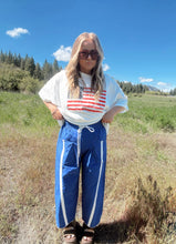 Load image into Gallery viewer, WINDBREAKER SPORTY PANTS - royal