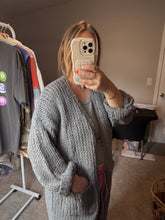 Load image into Gallery viewer, SUBTLE SEQUIN CHUNKY KNIT