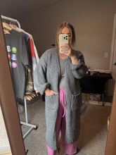 Load image into Gallery viewer, SUBTLE SEQUIN CHUNKY KNIT