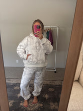 Load image into Gallery viewer, WINTER CAMO SWEATS