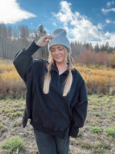 Load image into Gallery viewer, Snap pullover - washed black
