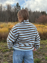 Load image into Gallery viewer, WEEKEND ESCAPE SHERPA